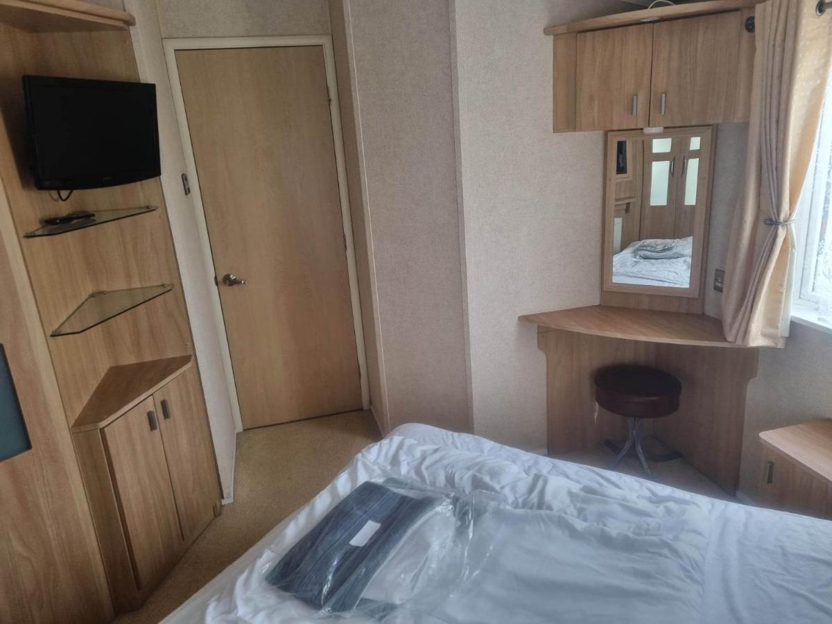 ホテル 6 Berth Deluxe Ml7 On The Golden Palm チャペル・セント・レオナルズ エクステリア 写真